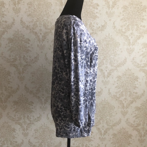 Classics by Liz Claiborne top - Picture 3 of 9